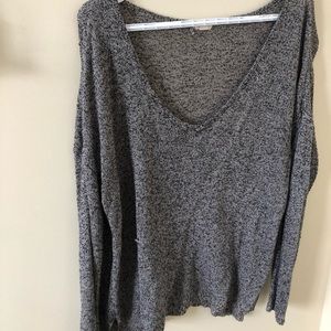 Speckled v-neck long sleeve wool sweater